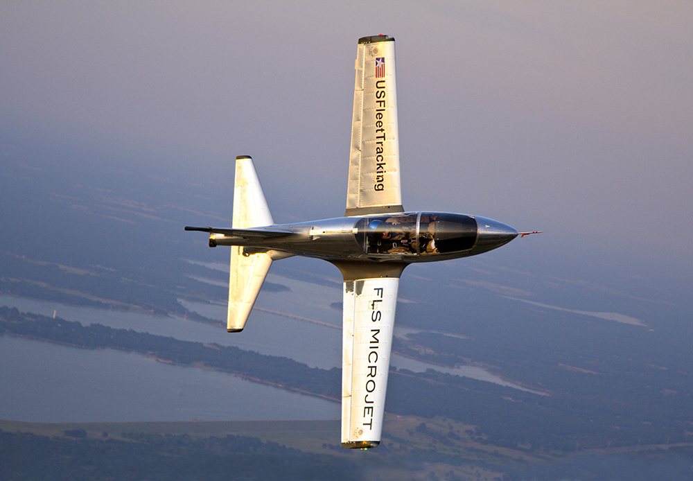 world-s-smallest-jet-hits-road-for-first-2014-airshow-performance